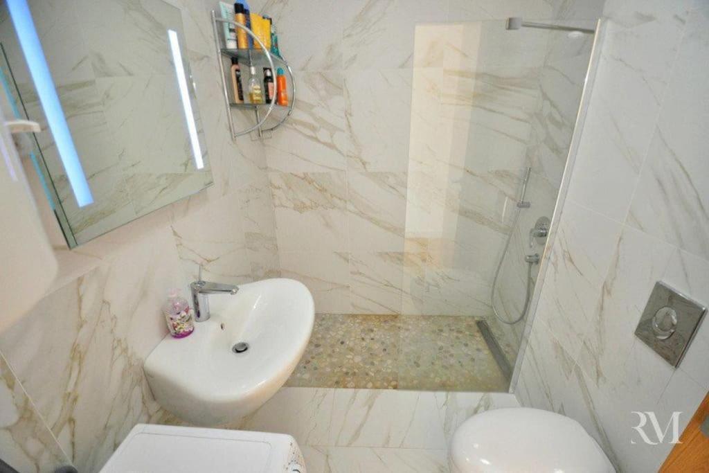 Ds Apartment Dobrota Bagian luar foto